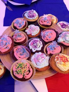 kolorowe babeczki na urodziny córci :)