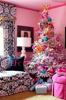 Christmas Tree Decorating I...