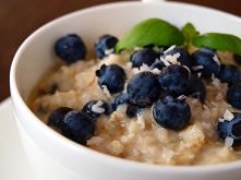 Owsianka Borówkowo-kokosowa