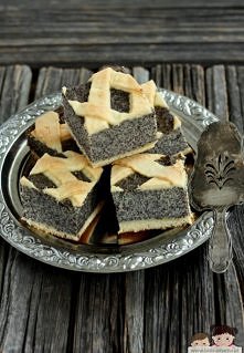 Makowiec z jabłkami