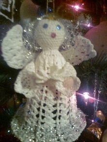 Wydziergałam aniołka szydełkiem.