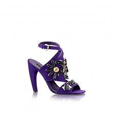 No dobra dziewczyny, nie wiem jak wy ale ja już czuję lato! Te buty zawojowały moje serce a w związku z tym, że portfel mam pusty to Mikołaj w najbliższą sobotę MUSI mi je podrz...