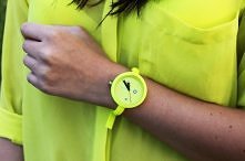 neonowa koszula + pomarańczowe koturny :)