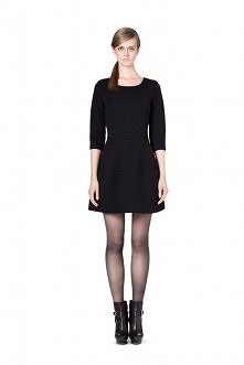 Niezbędnik: basic! Fundamenty kobiecej garderoby. Na czym polega ich fenomen?

MAŁA CZARNA i jej pikowane oblicze, z którym przez ostatnie sezony zdążyłyśmy się dobrze zapoznać....