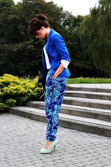 kobaltowa marynarka + haremki + miętowe szpilki :)