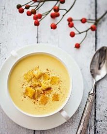 Świąteczna zupa z rieslinga (340 kcal)