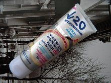 Krem BB Under Twenty Anti Acne, to dobre rozwiązanie dla osób robiących lekki makijaż i mających problem z cerą ;) Doskonale zakrywa niedoskonałości, nie zatyka porów.