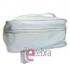 Bardzo dużo kosmetyków ... kosmetyczka - coś bez czego trudno sobie poradzić w porannej bieganinie przed szkołą , pracą lub jakimś wyjściem <3