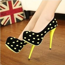 buty z czaszkami