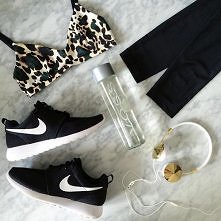 Kupujecie markowe ciuchy do cwiczen? Ja osobiscie mam kilka (czasy chodzenia na silownie, jak na razie nie mam mozliwosci) i to bylo motywacja, a w domu to mi wszystko jedno jak...