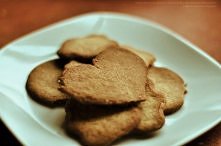 CIASTKA MAŚLANE:

100g-masła
1 i 1/2 szklanki- mąki 
3 łyżki- cukru pudru 
1 łyżeczka - cukru wanilinowego 
Wszystko dokładnie zagniatamy( jeżeli ciasto będzie za miękkie to dod...