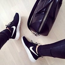 mam na sprzedaz nike roshe run
