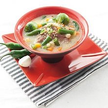 Imbirowa zupa rozgrzewająca (340 kcal)