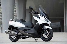 Kymco 125 już mogłabym nim śmigać po ulicach, jednak czy Mikołaj mi go przyniesie? ahh taki piękny wariat...