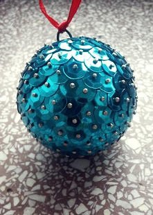 bombka z cekinów :)