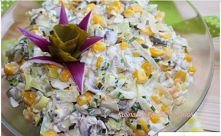 SKŁADNIKI :
500 g jasnych pieczarek (krojone dostępne w Lidlu) + 1 łyżka soku z cytryny do gotowania
5 jajek ugotowanych na twardo,pokrojonych w kostkę
5 ogórków konserwowych po...