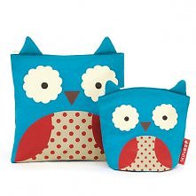 Wnętrze saszetek uszyte jest z wodoodpornej tkaniny, zaprojektowanej specjalnie do bezpiecznego przechowywania żywności, można więc je obaw nosić w torbie lub plecaku.