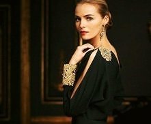 eleganckie zestawienie czerni i złota