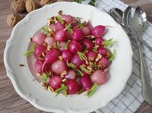 Gotowana rzodkiewka z orzechami (65 kcal)