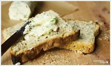 masło czosnkowe 
1 kostka masła
2 ząbki czosnku
sól i pieprz do smaku
bazylia (świeża) lub pietruszka

Do masła w temp. pokojowej dodać wyciśnięty czosnek, drobno posiekane zioł...