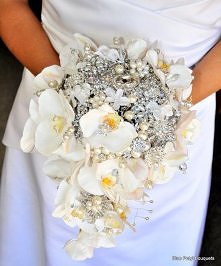 Zimowy bukiet ślubny - storczyki