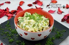 np. z szynką; 250g

    Ananas w puszce340g po odsączeniu

    Porbiała część, 15cm

    Koperek1 pęczek

    Sóldo smaku

    Pieprzdo smaku

    Majonez4 czubate łyżki

DSC_01...