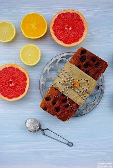 Idealne na Święta - ciasto z nutą pomarańczy i żurawiną. Wilgotne i ciężkie, pycha!