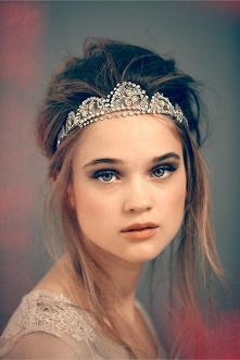 Wedding Hairstyle - What Ornaments to Choose?