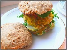 rewelacyjne burgery z kaszy jaglanej w bułce pełnoziarnistej własnego wypieku !