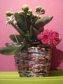 Doniczka z papierowej wikli...