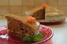 Ciasto marchewkowe z polewą z serków Philadelphia.