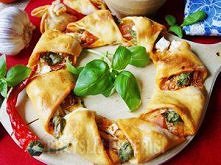 Aromatyczny wianuszek na bardzo cienkim cieście drożdżowym (380 kcal)