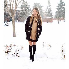 śliczny ma płaszcz *-*