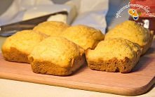 Kolby chleba kukurydzianego

Składniki (na 10 bułeczek):
-175 g mąki kukurydzianej
-125 g mąki pszennej pełnoziarnistej
-45 g brązowego cukru trzcinowego (dałam troszkę mniej)+ ...