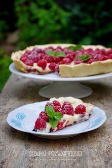 Tarta z malinami - z bloga Słodkie Przyjemności - przepis po kliknięciu na zdjęcie