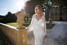 Suknie ślubne 2015: Julie Vino