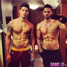 ABS i pośladki zrobione z M...