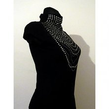 MELROSE Bluzka

Damska bluzka z metalowymi ćwiekami. 

Krótki rękaw, półgolf.

ĆWIEKI METALOWE 19 ZŁ-WYSYŁKA-Rozmiar z metki 40, manekin M/L, długość z golfem 66cm, obwód pod pa...