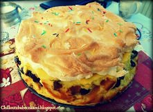 sernik z żurawiną i bezą