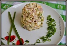 EXPRESOWA SAŁATKA Z JAJEK, SZYNKI, OGÓRKA

Taką sałatkę robi się praktycznie w 15 minut :) jest więc fajnym  pomysłem np. na szybką i smaczną kolację :) Składniki: 3 ugotowane j...