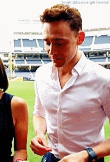tańczący Tom Hiddleston (*.*)