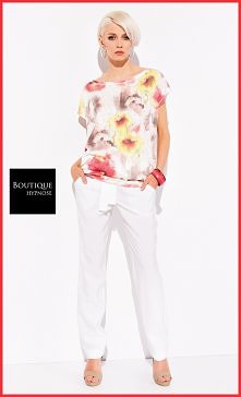 Bluzka z delikatnej dzianinki o szerszej górze i luźnych rękawkach, jest nie tylko bardzo wygodna, ale też subtelnie modeluje sylwetkę i odwraca wzrok od ewentualnych niedoskona...