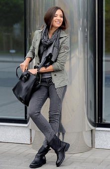 Anna Czartoryska 
Znana z "Facet (nie)potrzebny od zaraz"; "Szpiedzy w Warszawie" oraz serialów "Przystań"; "Dom nad rozlewiskiem"; &quot...