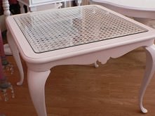 marza mi sie takie meble w salonie -stolik