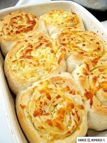 Bułeczki ziołowo-czosnkowe ...