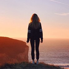 ktoś wie czy bluzy z paskami na rękawach jakoś się nazywają? ;) chciałabym sobie taką sprawić