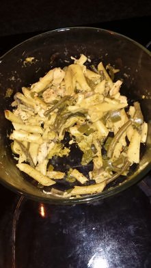 Zielona zapiekanka makaronowa :)

pierś z kurczaka
ugotowany makron
zielona fasolka szparagowa
brokuł
cukinia
pieczarki