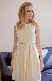 Wszystkie sukienki dostępne...