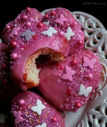 Pączki - Serduszka z Malinową Konfiturą i Malinowym Lukrem