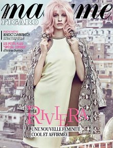 - – – W peruce – – -

To mogła być naprawdę dobra okładka, ale efekt finalny jakoś nie budzi zachwytów. Nie wiem czy to wina mdłej Alice Cornish czy tego wężowego płaszczyka czy...